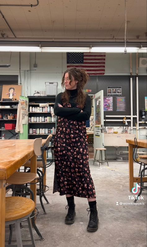 Teacher Appropriate Outfits, Emmy Red Carpet, Art Teacher Outfits, Cute Teacher Outfits, Emmys Red Carpet, Teaching Outfits, Estilo Hippie, The Emmys, Teacher Outfit