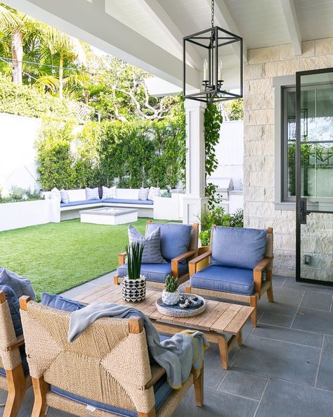 Major entryway envy! #interiordesign #interiors123 #beachhousedecor #entryway #entrydecor #interiorstyled #fancepants #bwd Photo:… Brooke Wagner Design, Brooke Wagner, Outdoor Lounge Area, Trendy Home, Home Style, Raised Beds, Outdoor Rooms, Residential Design, Patio Furniture Sets