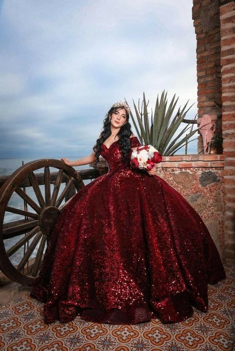 Wine Quinceanera Dresses, Dark Red Quinceanera Dresses, Red Quince Dress, Burgundy Quinceanera Dresses, Quinceanera Dresses Red, Xv Dresses, Black Quinceanera Dresses, Green Quince, Quinceanera Dresses Gold