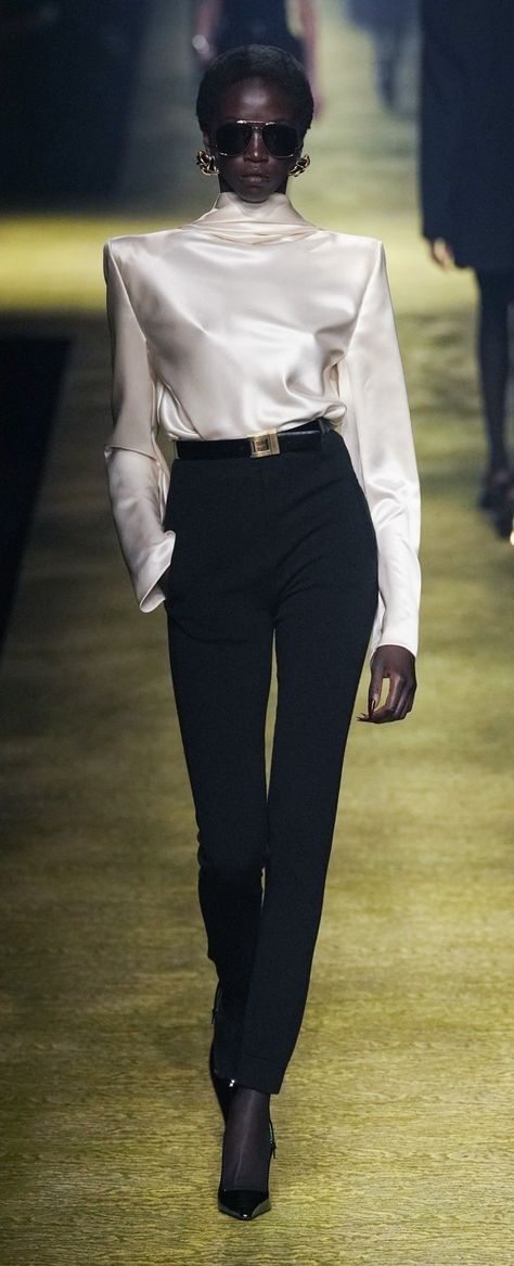 Ysl Fall Winter 2022 2023, Saint Laurent Fall Winter 2023, Ysl Spring 2023, Ysl Women Fashion, Ysl 2023 Runway, Ysl Fall 2023, Ysl Inspired Outfit, Ysl Style Outfits, Ysl Dress Saint Laurent