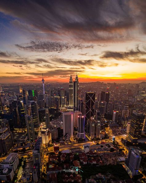 Kuala Lumpur Malaysia Kuala Lumpur City Night View, Malaysia City View, Haalim Aesthetic, Malaysia Night View, Kuala Lumpur Night View, Kuala Lumpur Malaysia Aesthetic, Country Wishlist, Malasia Malaysia, View Kuala Lumpur