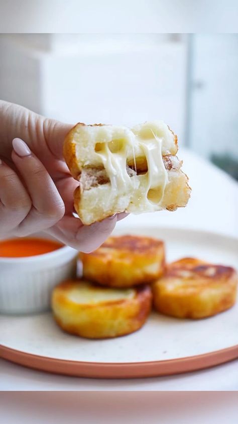 Sam Schnur on Instagram: “CRISPY POTATO PILLOWS! Little crispy potato pockets stuffed with cheese😍 This famous Korean street food is so delicious and super easy to…” Cheesy Potato Pillows, Potatoe Pillows Recipe, Crispy Potato Pillows, Potato Pillow Recipe, Fried Sides, Potato Pockets, Unique Potato Recipes, Potato Ideas, Honey Sriracha Sauce