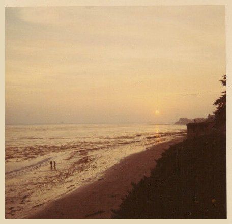 Snapshot, c. 1950s-1960s Square Aesthetic Photos, Old Pictures Aesthetic, Old Photos Aesthetic, Lana Del Rey High By The Beach Aesthetic, Film Beach Aesthetic, Beach Nostalgia Aesthetic, Old Beach Town Aesthetic, Beach On Film Aesthetic, Vintage Americana Aesthetic