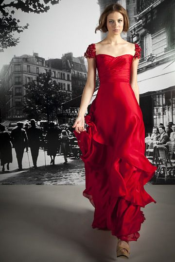 amazing dress... Reem Acra Resort 2012 Silk Gown Red Couture Gowns, Estilo Blair Waldorf, Cap Sleeve Prom Dress, Reem Acra, Red Gowns, Blair Waldorf, Gowns With Sleeves, Couture Gowns, Red Prom Dress