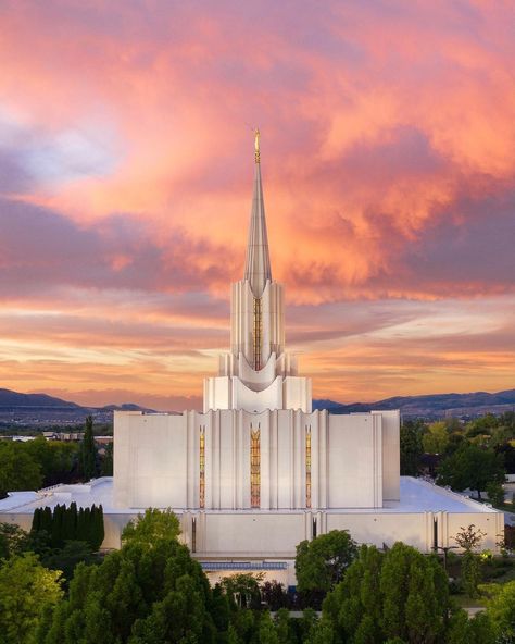 Jordan River Temple, Lds Temple Pictures, Jordan River, Utah Temples, Temple Pictures, Articles Of Faith, Temple Art, Utah Usa, Lds Temples