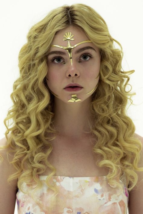 Elle Fanning, star of The Neon Demon, opens up about the shocking film and why she doesn't use her real name. Demon Makeup, Demon Costume, Neon Demon, The Neon Demon, I Love Cinema, Elle Fanning, Beauty Photography, Makeup Inspiration, Beautiful People