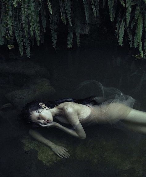 Swamp Siren, Siren Photoshoot, Portals Aesthetic, Siren Core, Vogue Portugal, Water Shoot, Editorial Fashion Photography, Water Nymphs, Dreamy Photography