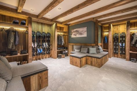 Luxury Ski Storage, Alpine Chalet Interior, Ski Chalet Entrance Hall, Ski Mudroom, Luxury Ski Chalet Interiors, Luxury Ski Chalet Bedroom, Alpine Bathroom Ski Chalet, Jacuzzi Room, Ski Room