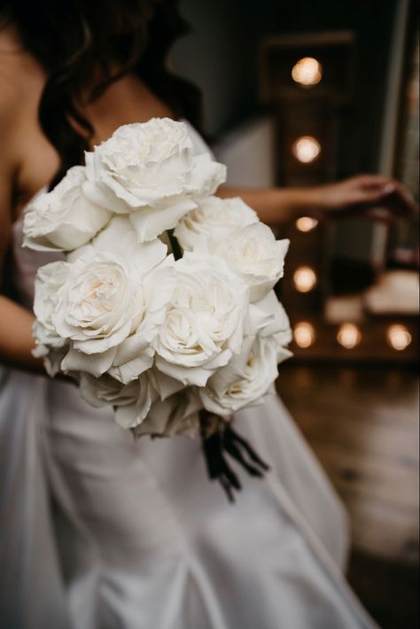 Pretty Wedding Bouquet, White Rose Bridal Bouquet, Brooklyn Bride, Flower Wedding Ring, Winter Wedding Bouquet, Western Clothes, Rose Bridal Bouquet, Rose Wedding Bouquet, Wedding Girl