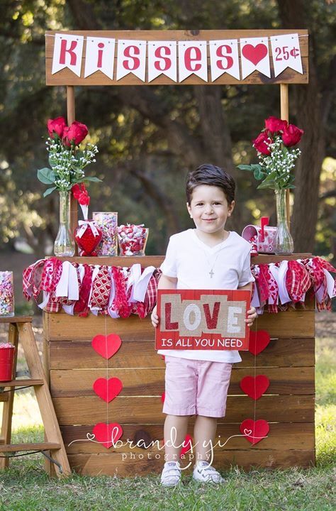 Kissing Booth Mini Session, Kissing Booth Photography, Kissing Booth Photoshoot, Valentines Day Photography, Vday Photos, Valentines Photo Booth, Valentine Day Kiss, Valentine Backdrop, Saint Valentin Diy