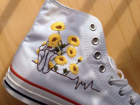 Embroidered Chucks, Converse Sunflower, Flower Sneakers, Embroidery Sneakers, Converse Embroidery, Converse 1970s, Shoes Embroidery, Embroidered Converse, Converse Custom