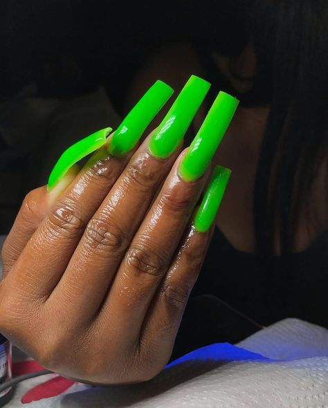 Classy Nail Art Ideas, Shellac Nail Art, Neon Green Nails, Grey Nail Designs, Remove Acrylic Nails, Green Acrylic Nails, Long Square Acrylic Nails, Neon Nails, Marble Nails