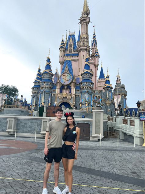 Disney Poses, Couple Boyfriend, Disney Couples, Magic Kingdom, 50th Anniversary, Walt Disney World, Barcelona Cathedral, Disney World, Castle