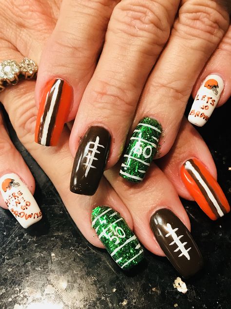 Cleveland Browns Nails, Sports Nails, Brown Nail Art, Tropical Vacation Nails, Football Nails, Mobile Nails, Brown Nails Design, Popular Nail Designs, Nice Nails