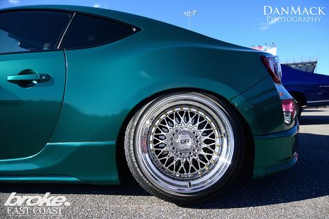 Avery Gloss Emerald Green Pearl Metallic FR-S | Flickr - Photo Sharing! Green Motorcycle Paint Jobs, Custom Paint Jobs Cars, Car Remodeling, Turquoise Car, Teal Car, Indy Roadster, Bike Painting, Rolls Royce Car, Green Motorcycle