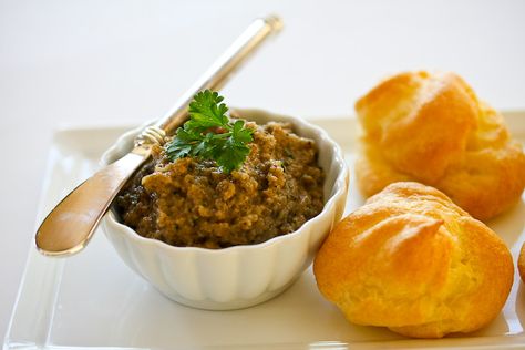 Cheese Puffs and Mushroom Pate... I'm going to have to try this soon! Mushroom Pate Recipe, Vegetarian Pate, Choux Recipe, Mushroom Pate, Cream Puff Recipe, Cheese Puffs, Recipe Simple, Tasty Kitchen, Cheese Flavor