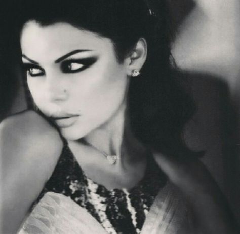 Haifa Wehbe, Arabic Makeup, Arab Culture, Arab Beauty, Dark Feminine Aesthetic, Haifa, Arab Women, Funny Reaction Pictures, Feminine Aesthetic