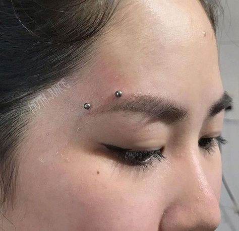 Horizontal Brow Piercing, Eyebrow Piercing Horizontal, Horizontal Eyebrow Piercing, Cute Facial Piercings, Brow Piercing, Diy Nose Rings, Teen Tattoos, Tattoo Watercolour, Grim Reaper Skeleton