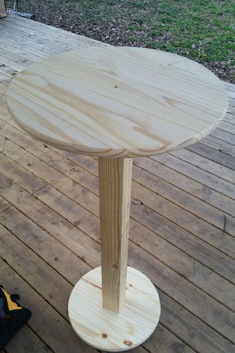 Diy Bar Table, Bar Table Round, Bar Table Diy, Diy Cocktail Table, Deco Champetre, High Top Tables, Bar Tables, Pub Table Sets, Outdoor Tables And Chairs