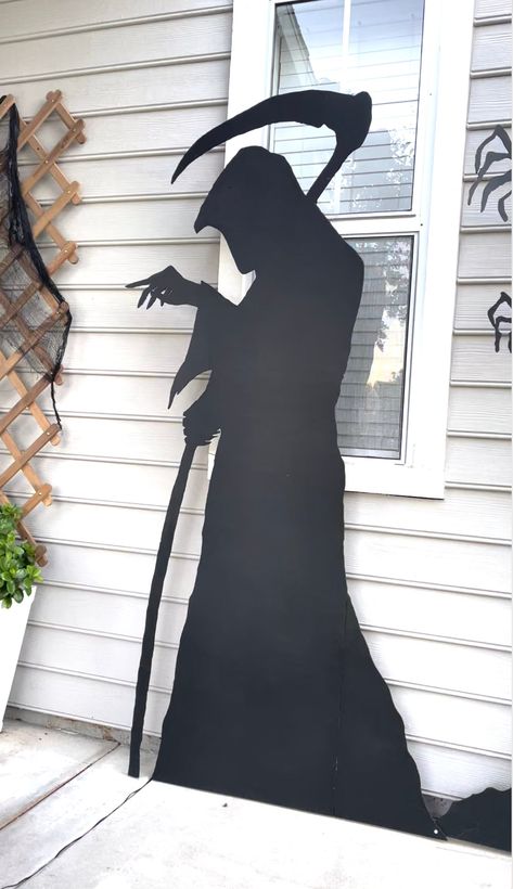 This listing is for a 45-page DIGITAL FILE that you can print from home to make a large Grim Reaper wood silhouette cutout for your Halloween decor. Once completed, the Grim Reaper will stand 7.1ft tall by 3.9ft wide This PDF includes 45 pages: 2 instructional pages, 1 overall quick view page to help you layout the template, and 42 template pages.  You will print the template pages, build the template as if it were a puzzle, trace it onto the plywood (not supplied),  cut the Grim Reaper out of t Plywood Halloween Cutouts, Halloween Cardboard Cutouts, Halloween Siloutes, Scariest Halloween Decorations, Halloween Rooftop Decorations, Halloween Silhouettes Window, Halloween Shilouettes, Halloween Decorations Printables, Halloween Silhouettes Templates