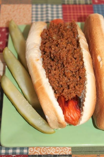 Birthday Dinner For Husband, Dinner For Husband, Hot Dog Chili Sauce Recipe, Homemade Hot Dog Chili, Chili Dog Sauce, Hot Dog Sauce Recipe, Hotdog Chili Recipe, Coney Sauce, Homemade Hot Dogs