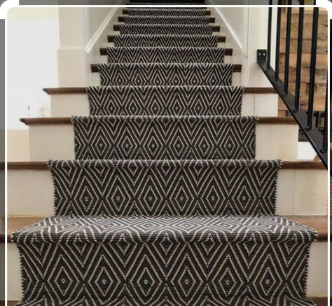 Stair Runner Installation, Staircase Runner, Diamond Rug, Stairs Makeover, Carpet Stores, Staircase Makeover, Bedroom Minimalist, Diy Carpet, Best Carpet