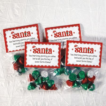 Santa Kisses Bags and Toppers | Current Catalog Santa Kisses, Handmade Christmas Gifts Diy, Christmas Candy Crafts, Christmas Craft Show, Christmas Candy Gifts, Christmas Treat Bags, Candy Crafts, Holiday Crafts Christmas, Handmade Christmas Gifts