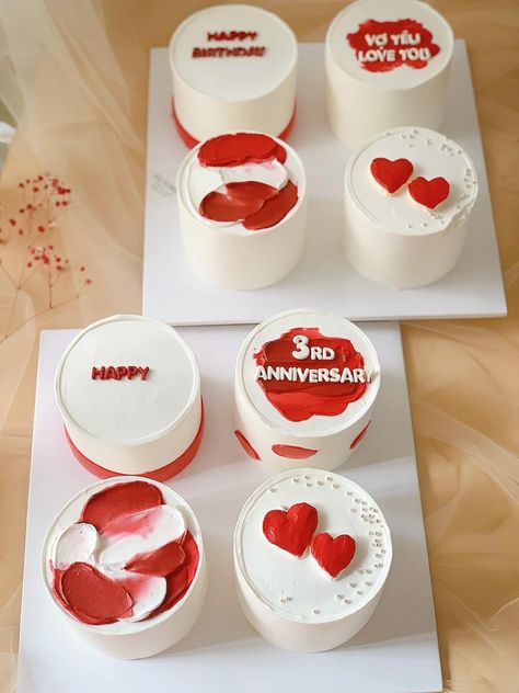 Valentines Cakes, Kue Macaroon, Bake Sale Packaging, Cake For Boyfriend, Birthday Cake For Husband, Birthday Cake Decorating Ideas, Mini Torte, Simple Cake Designs, Mini Cakes Birthday