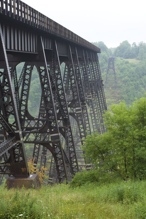 Pennsylvania Towns, Magic Places, Pennsylvania Travel, Railroad Bridge, Mackinac Bridge, Old Trains, Old Train, Historic Places, Beautiful Sights