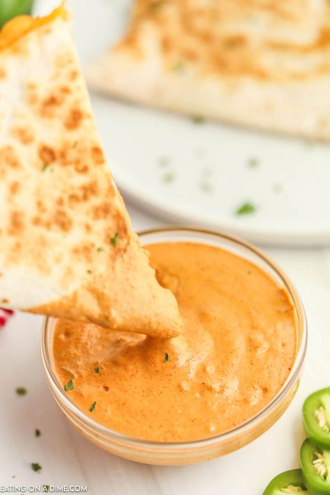 Copycat Taco Bell Creamy Jalapeno Sauce - Eating on a Dime Chicken Quesadillas Sauce, Taco Bell Creamy Jalapeno Sauce Recipe, Taco Bell Creamy Jalapeno Sauce, Taco Bell Jalapeno Sauce, Homemade Taco Sauce, Taco Bell Quesadilla Sauce, Quesadilla Sauce, Dipping Oil Recipe, Taco Bell Quesadilla