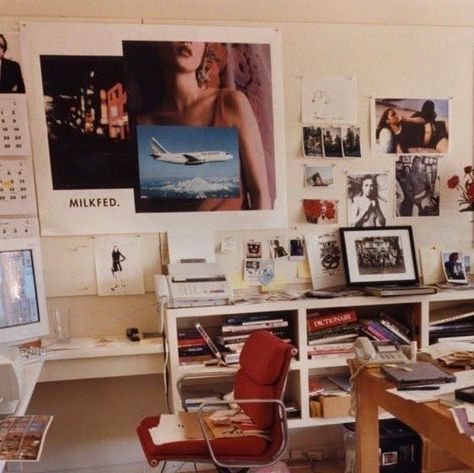 @camillecharriere on Instagram: "sofia coppola’s office photographed by bruce weber for vogue (2000) cosy, chaotic & comforting." Sophia Coppola Office, Sofia Coppola Home, Sofia Coppola Office, Campy Decor, Pink Office Ideas, Interior 2024, 80s Bedroom, New York Loft, Bruce Weber