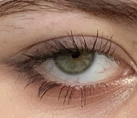 Eye Trends, Droopy Eyes, Sleepy Girl, Almond Eyes, Bedroom Eyes, Emo Makeup, Sleepy Eyes, Aesthetic Eyes, Tired Eyes