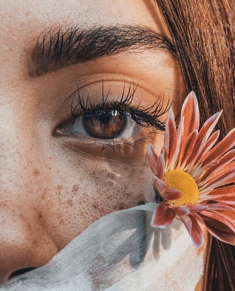 Art Photography Portrait, Photographie Portrait Inspiration, Creative Portrait Photography, Eye Photography, Aesthetic Eyes, Face Photography, Color Pencil Art, Creative Portraits, Realistic Drawings