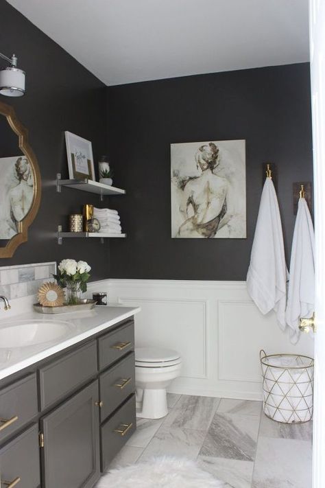 Gray Bathroom, Apartment Bathroom, Trendy Bathroom, Grey Bathrooms, Bathroom Colors, Bathroom Remodel Master, Painting Bathroom, Guest Bathroom, Black Walls