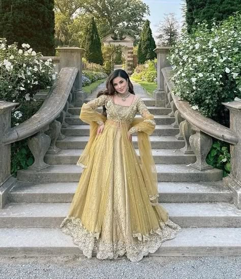 40 Pakistani Bridal Dresses For That Princess Inside You Pakistani Wedding Gown Bridal Collection, Barat Bridal Dress Pakistani, Pakistani Bridal Wear Nikah, Bridal Pishwas Pakistani, Mehndi Dresses Pakistani, Pakistani Lengha, Weeding Dress 2022 Pakistan, Pakistani Bridal Wear Walima Mehndi, Brat Bridal Dress Pakistani