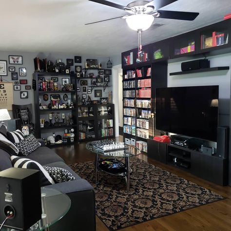 Goth Loft Apartment, Edgy Aesthetic Apartment, Living Room Decor Alternative, Small Goth Apartment Ideas, Dark Minimalist Aesthetic Living Room, Goth House Inspiration, Gamer Home Decor, Studio Apartment Aesthetic Dark, Punk Rock Apartment