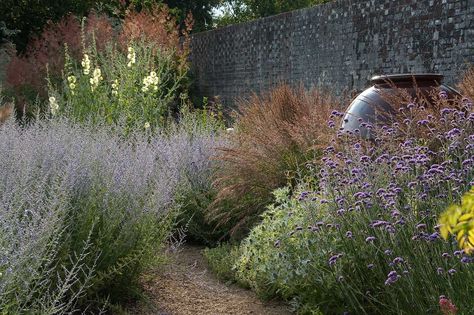 Oxfordshire — Dan Pearson Studio Private Garden Design, Dan Pearson, Piet Oudolf, Dry Garden, Gravel Garden, Garden Pathway, Garden Borders, Ornamental Grasses, Private Garden