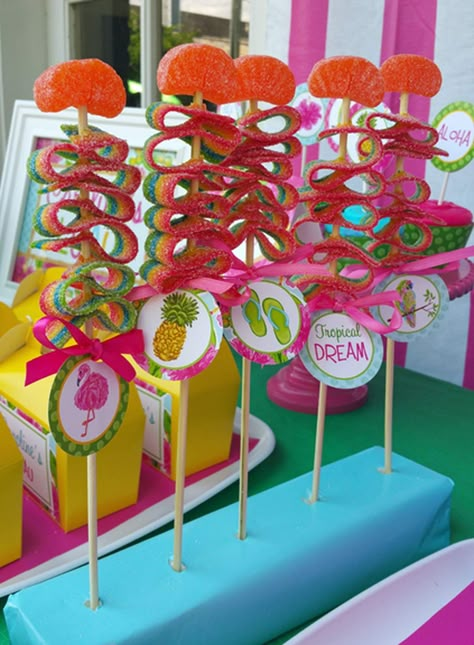 Luau Dessert Table Ideas, Laua Food, Luau Party For Kids, Luau Treats, Hula Party Ideas, Hawaiian Luau Party Invitations, Hawaiian Candy, Luau Desserts, Hawaiian Birthday Party Ideas