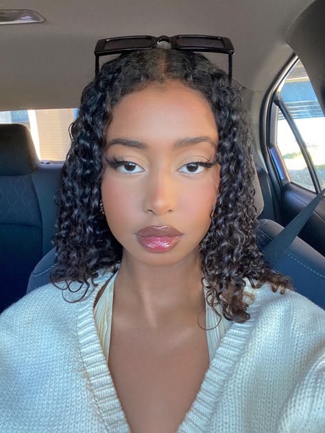 Samira Ahmed, Dyed Hair Inspiration, Cool Makeup Looks, African American Hairstyles, Summer Glow, Makeup For Black Women, Girls Makeup, Pretty Makeup, Cute Makeup