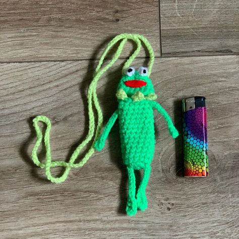 Small Irish Business☘️ on Instagram: “‘Kermit The Frog’ lighter holder Lighter NOT included Available in a range of colours Made using vegan acrylic wool Can be worn…” Mushroom Lighter Holder Crochet, Frog Lighter, Crochet Lighter Holder Pattern Free, Crochet Pen Holder, Crochet Lighter Holder, Diy Lighter, Random Crochet, Small Crochet Gifts, Lighter Holder