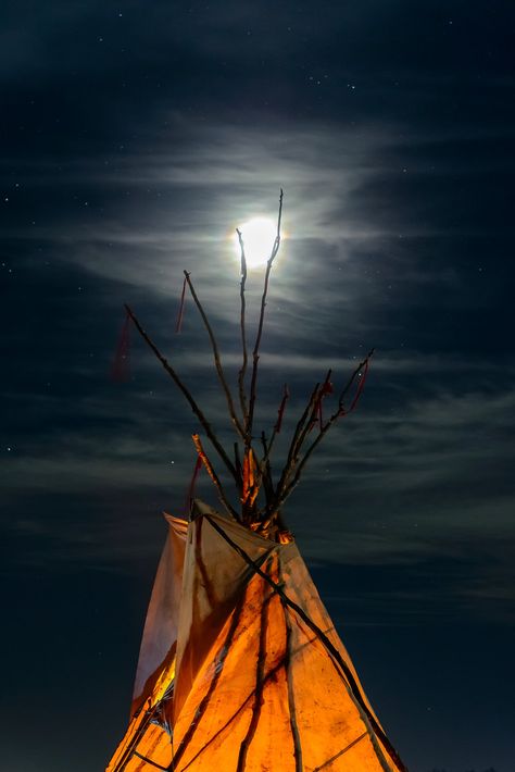 Indian Tent, Ideas For Camping, California Camping, Native American Images, Native American Pictures, Standing Rock, Native American Photos, America Latina, Native American Heritage