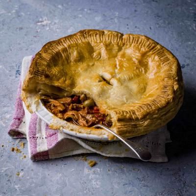 Anna Glover recipes | Sainsbury's Magazine Pastry Pie Recipes, Meat Pies Recipes, Filo Pastry Pie, Kidney Pie, Green Pie, Savoury Pastry, Steak And Kidney Pie, Savoury Pie, Spanish Chicken