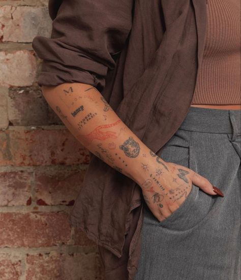 Tattoed Women Arm, Stickers Tattoo Ideas, Small Tattoos Arms, Cool Arm Tattoos For Women, Sticker Arm Tattoo, Small Tattoo Sleeve, Tattoo Brazo Mujer, Written Tattoos, Arm Tattoo Placement