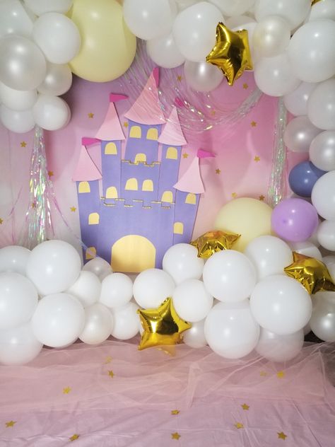 Birthday Photo Background, Princesa Sophia, Birthday Background Design, Cloud Decoration, Princess Decorations, Teddy Bear Theme, Fairy Garden Party, Happy Birthday Baby, 1st Birthday Photos