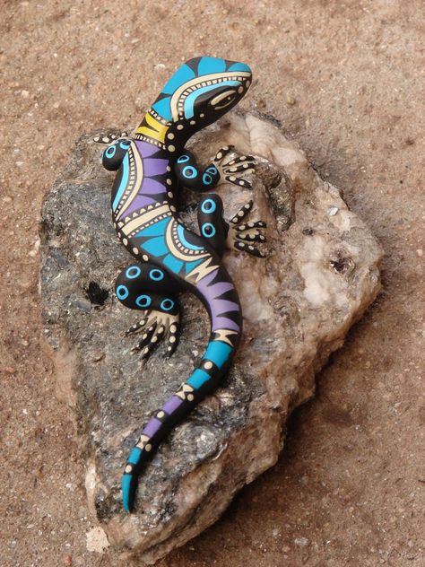 Gecko Wall Art, Colorful Lizards, Lizard Tattoo, Mosaic Animals, Sculpture Metal, Dot Art Painting, Clay Art Projects, Clay Figures, Lizards