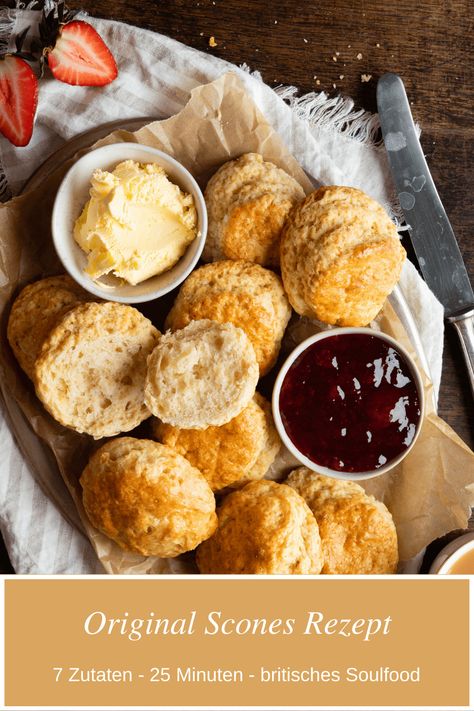 Bridgerton Food, Classic Scones Recipe, British Scones, Homemade Scones, Cream Scones, Scones Recipe, Tea Time Snacks, Clotted Cream, Scone Recipe