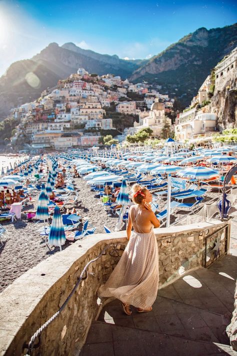 10 top things to do in Positano - The Blonde Flamingo Positano Beach, Mexico Travel Guides, Sorrento Italy, Romantic Things To Do, Beautiful Town, Instagram Famous, Positano Italy, Capri Italy, Travel Photography Inspiration