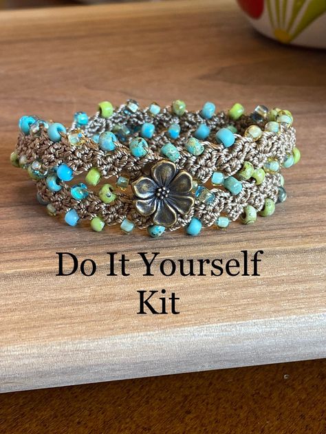 Diy Bracelet Making, Diy Bracelets How To Make, Bracelet Making Kit, Bracelet Materials, Steel Crochet Hooks, Bracelet Kit, Double Wrap Bracelet, Bead Tutorials, Bracelet Kits