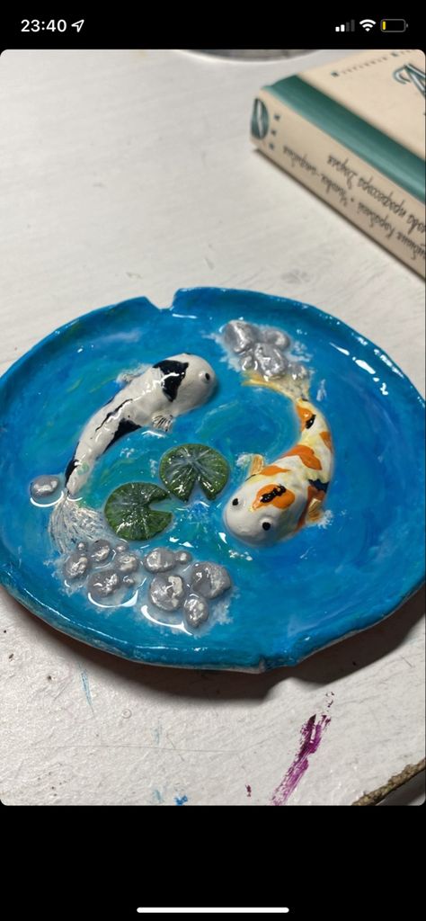 Clay Fish Bowl, Koi Fish Clay Tray, Clay Fish Diy, Clay Coy Fish, Clay Fish Sculpture Ideas, Koi Fish Ceramics, Fish Sculpture Clay, Fish Ceramics Pottery, Fish Clay Art