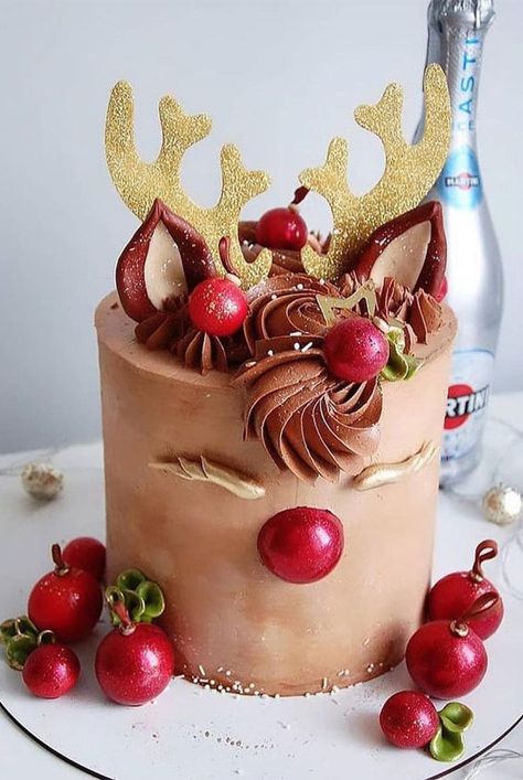 Weeks Till Christmas, Present Cake, Christmas Tea Party, Focus Point, Christmas Cake Decorations, Xmas Cake, Winter Cake, Chocolate Cake Decoration, Tea Party Food